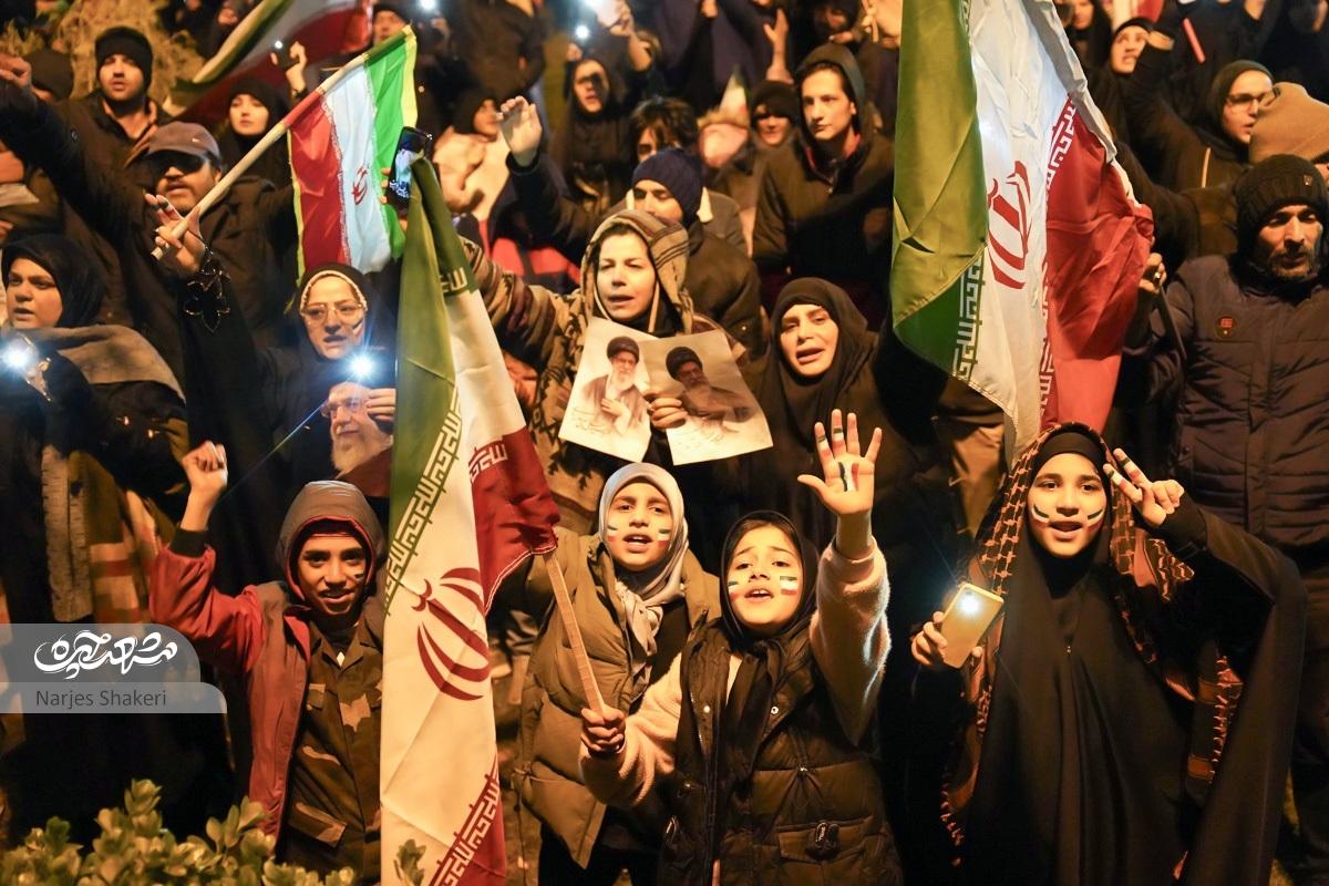 تجمعهای شبانه اهالی الهیه در سوگ رهبری تجمعهای شبانه اهالی الهیه در سوگ رهبری