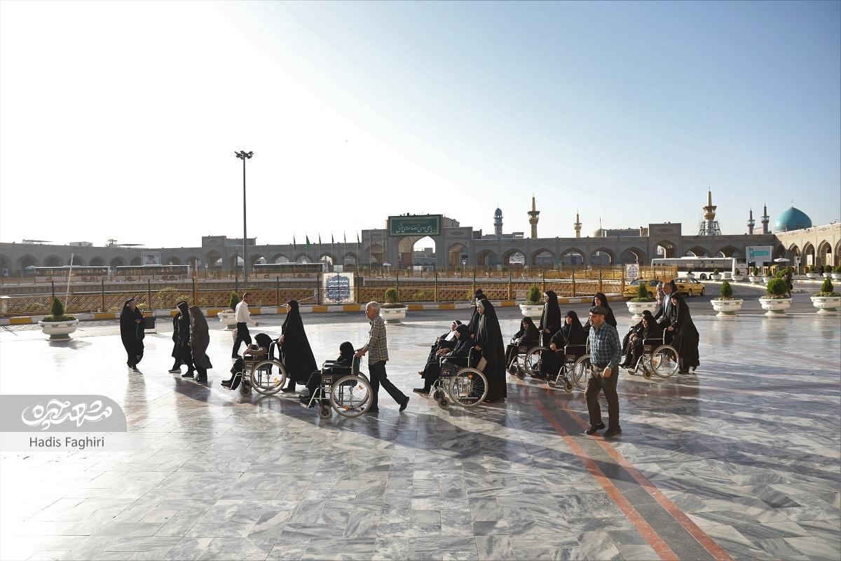 ساکنان محله خاتمالانبیا(ص)، هر هفته سالمندان را به حرم رضوی میبرند ساکنان محله خاتمالانبیا(ص)، هر هفته سالمندان را به حرم رضوی میبرند