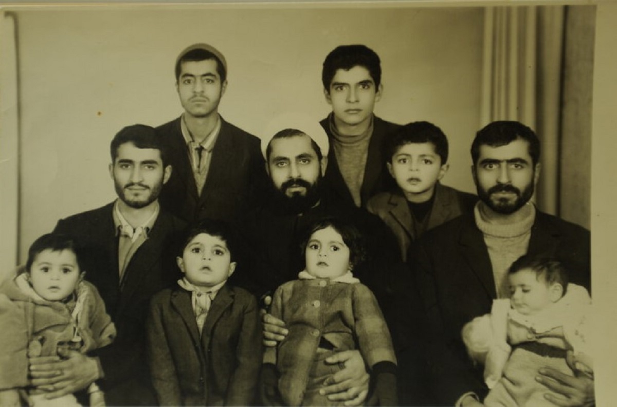 هنوز بعد از ۳۵ سال حاج آقا کافی را فراموش نکردم هنوز بعد از ۳۵ سال حاج آقا کافی را فراموش نکردم