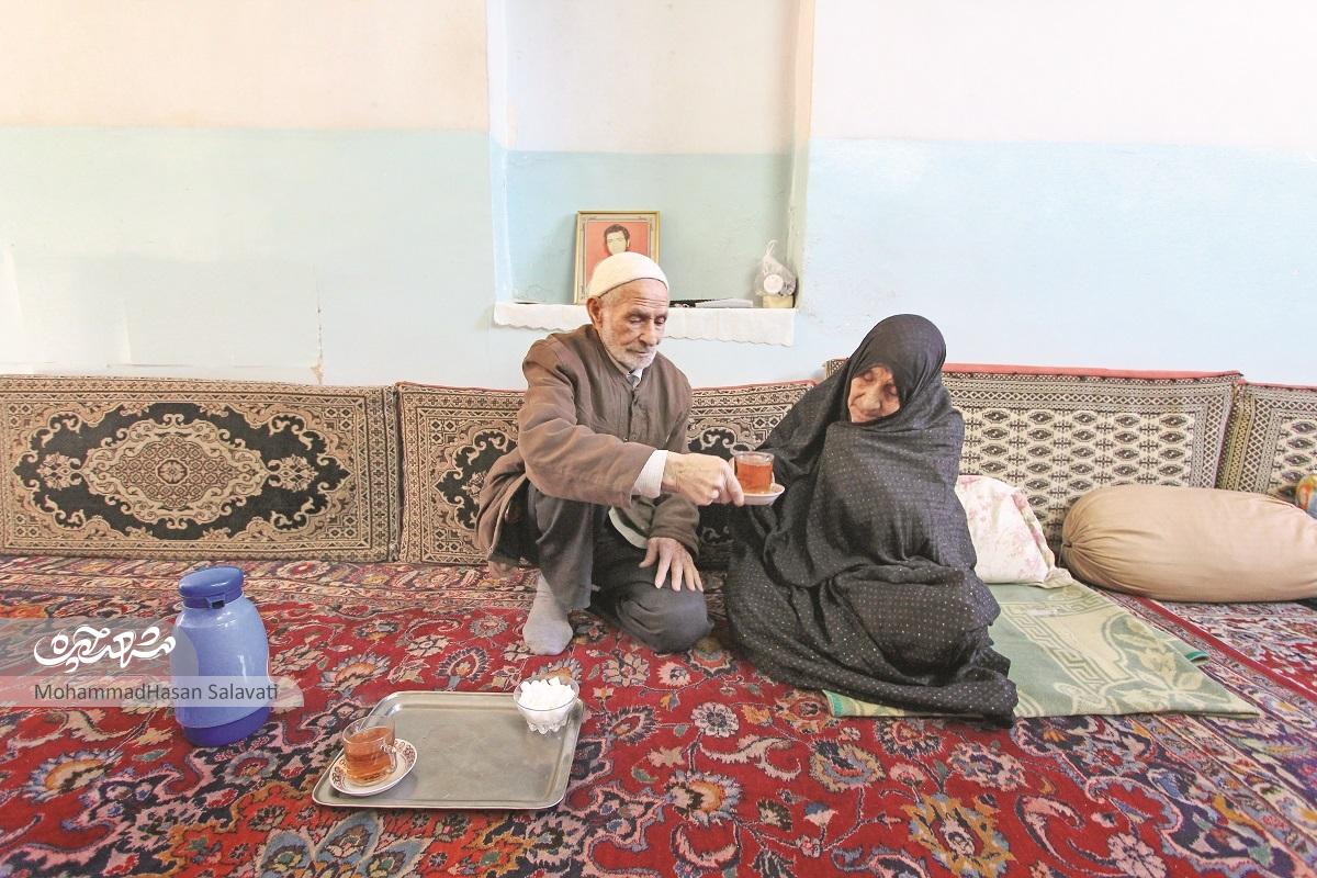 پیرمرد رکاب زن ۸۵ ساله‌ای که دوچرخه پای ثابت او برای مسجد رفتن است