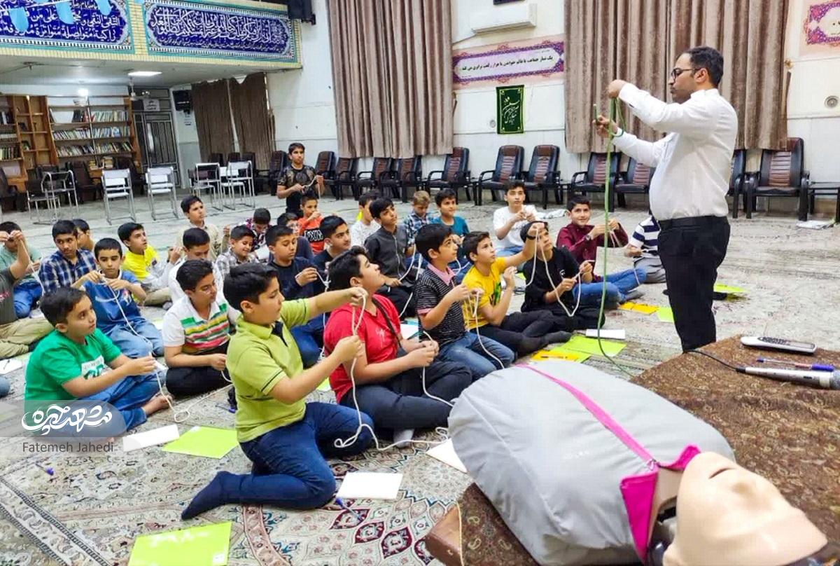 نوجوانان کانون رویش امروز به مسائل کشور آگاه هستند