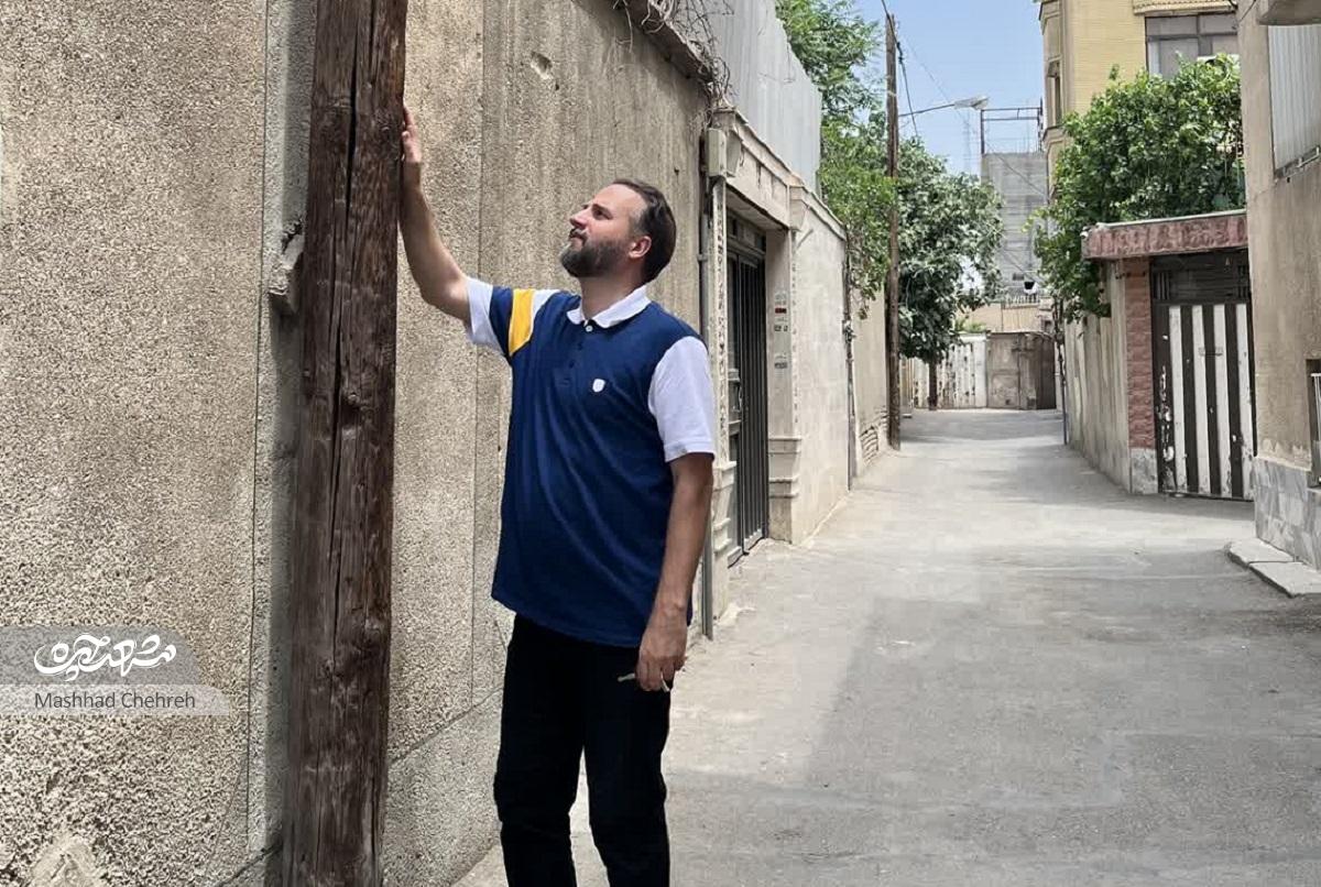 با حمید معصومیان در کوچههای تودرتوی خیابان افسر قدم زدیم و خاطراتش را مرور کردیمستون زرد ، نشانی یدا... شکستهبند بود با حمید معصومیان در کوچههای تودرتوی خیابان افسر قدم زدیم و خاطراتش را مرور کردیمستون زرد ، نشانی یدا... شکستهبند بود