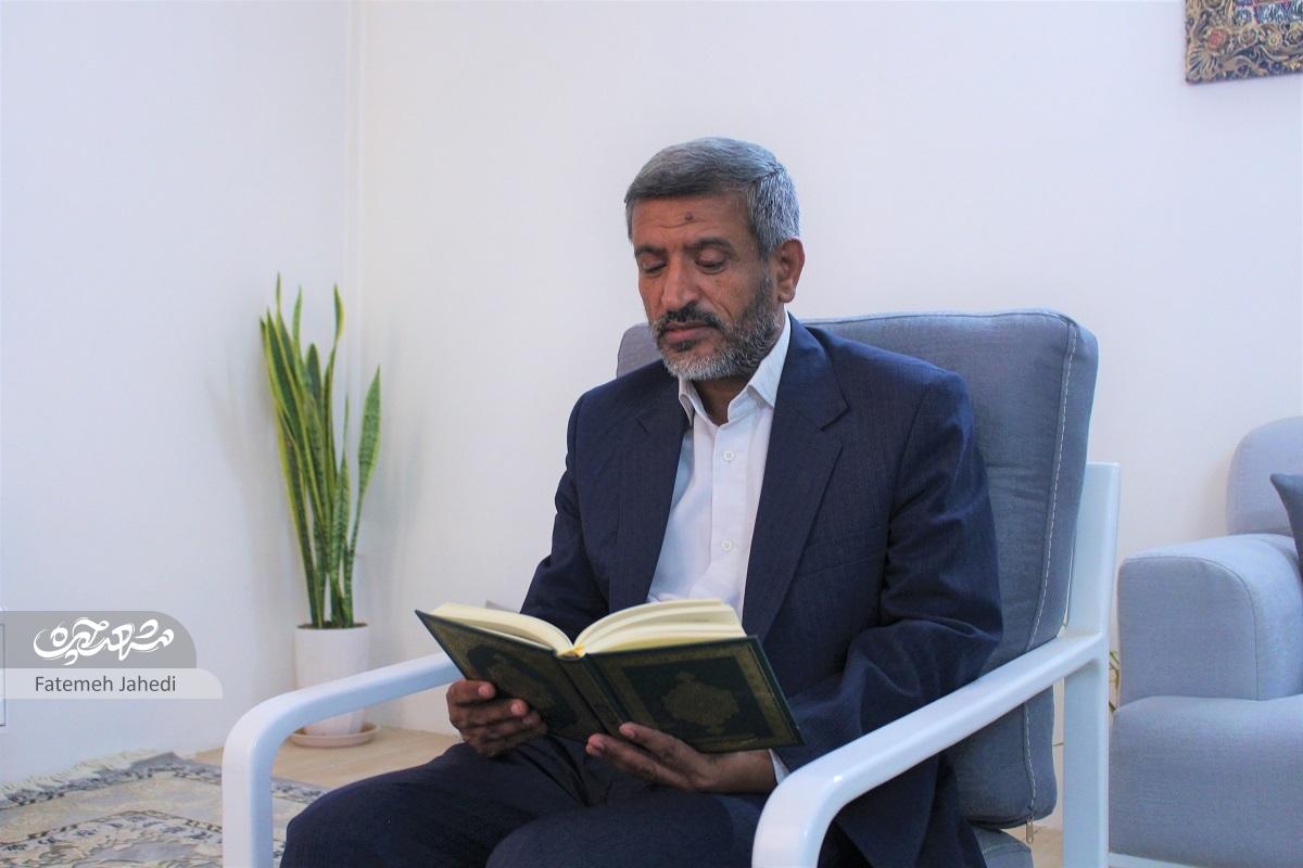 علی احمدآبادی زندگیاش را در مسیر قرآن وقف کرده است علی احمدآبادی زندگیاش را در مسیر قرآن وقف کرده است