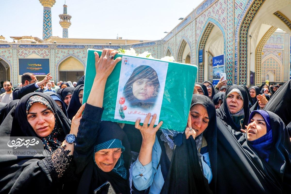روایتی از زندگی و شهادت حجتالاسلاموالمسلمین احد اقدسی و ۲ فرزندش در جنگ تحمیلی ۱۲روزهپرواز خانوادگی به بهشت روایتی از زندگی و شهادت حجتالاسلاموالمسلمین احد اقدسی و ۲ فرزندش در جنگ تحمیلی ۱۲روزهپرواز خانوادگی به بهشت