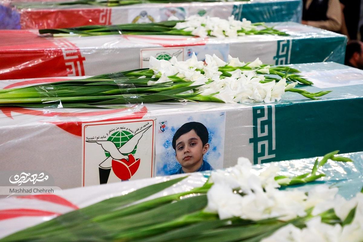 روایتی از زندگی و شهادت حجتالاسلاموالمسلمین احد اقدسی و ۲ فرزندش در جنگ تحمیلی ۱۲روزهپرواز خانوادگی به بهشت روایتی از زندگی و شهادت حجتالاسلاموالمسلمین احد اقدسی و ۲ فرزندش در جنگ تحمیلی ۱۲روزهپرواز خانوادگی به بهشت