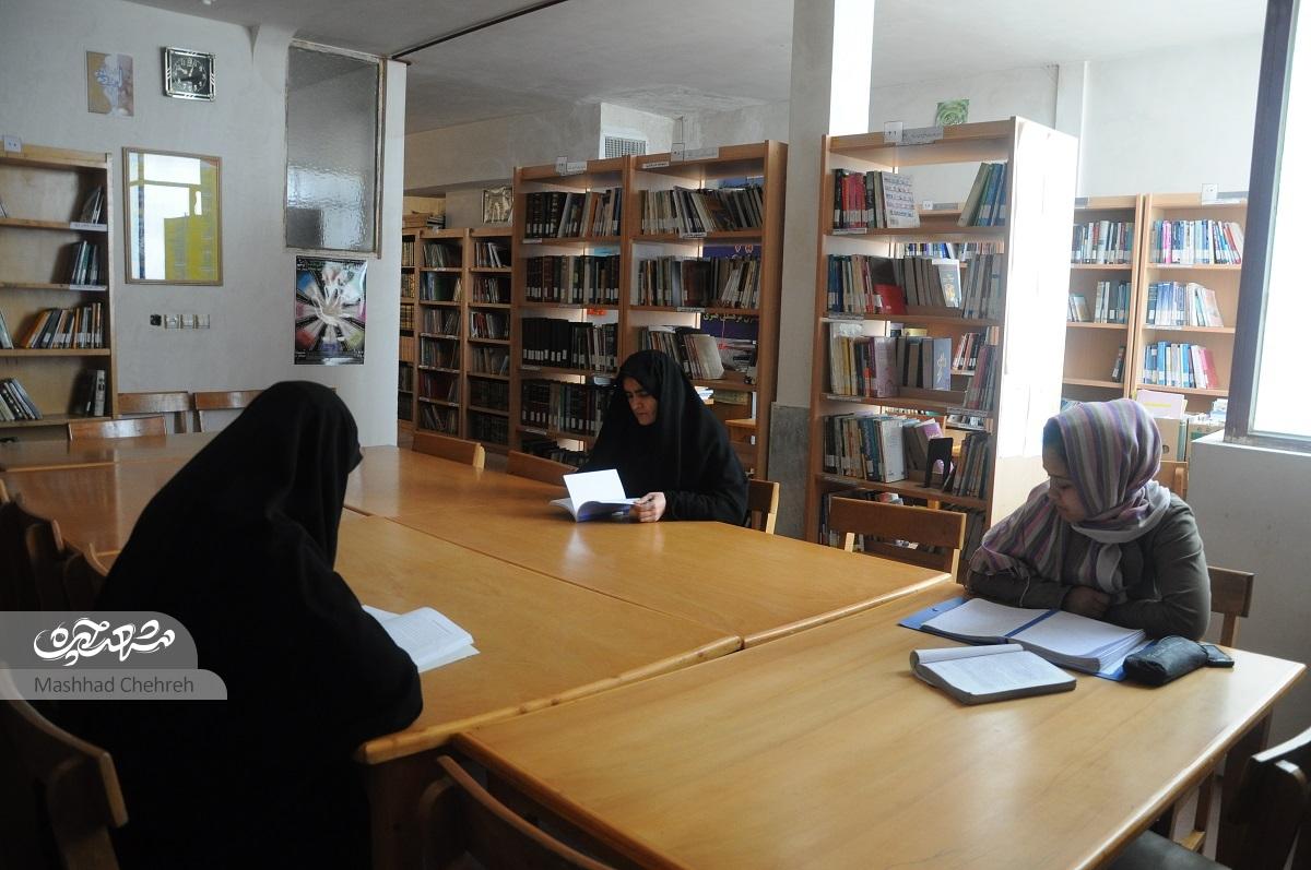 تنها کانون تخصصی کتابخانه استان در محله طبرسی شمالی است تنها کانون تخصصی کتابخانه استان در محله طبرسی شمالی است
