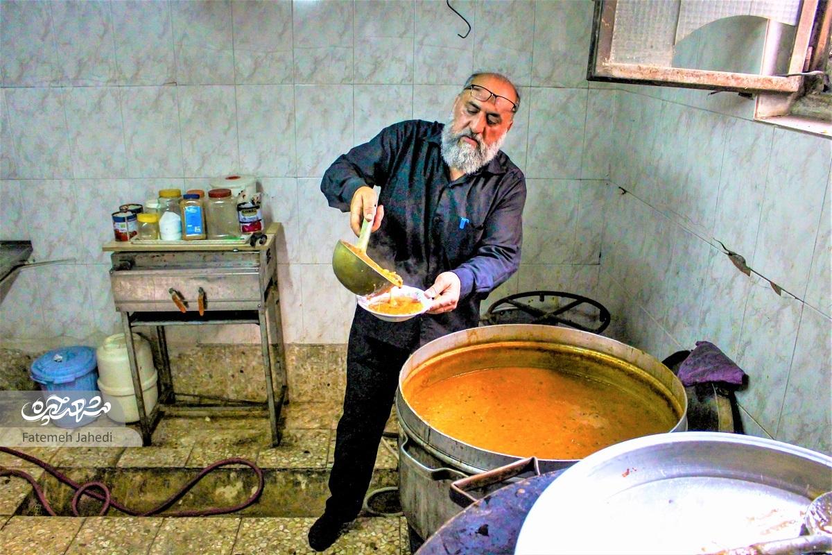 خاطرات حاج عباس اسماعیلی گلابگیر از خدمت به عزاداران و زائران اهلبیت(ع) خاطرات حاج عباس اسماعیلی گلابگیر از خدمت به عزاداران و زائران اهلبیت(ع)
