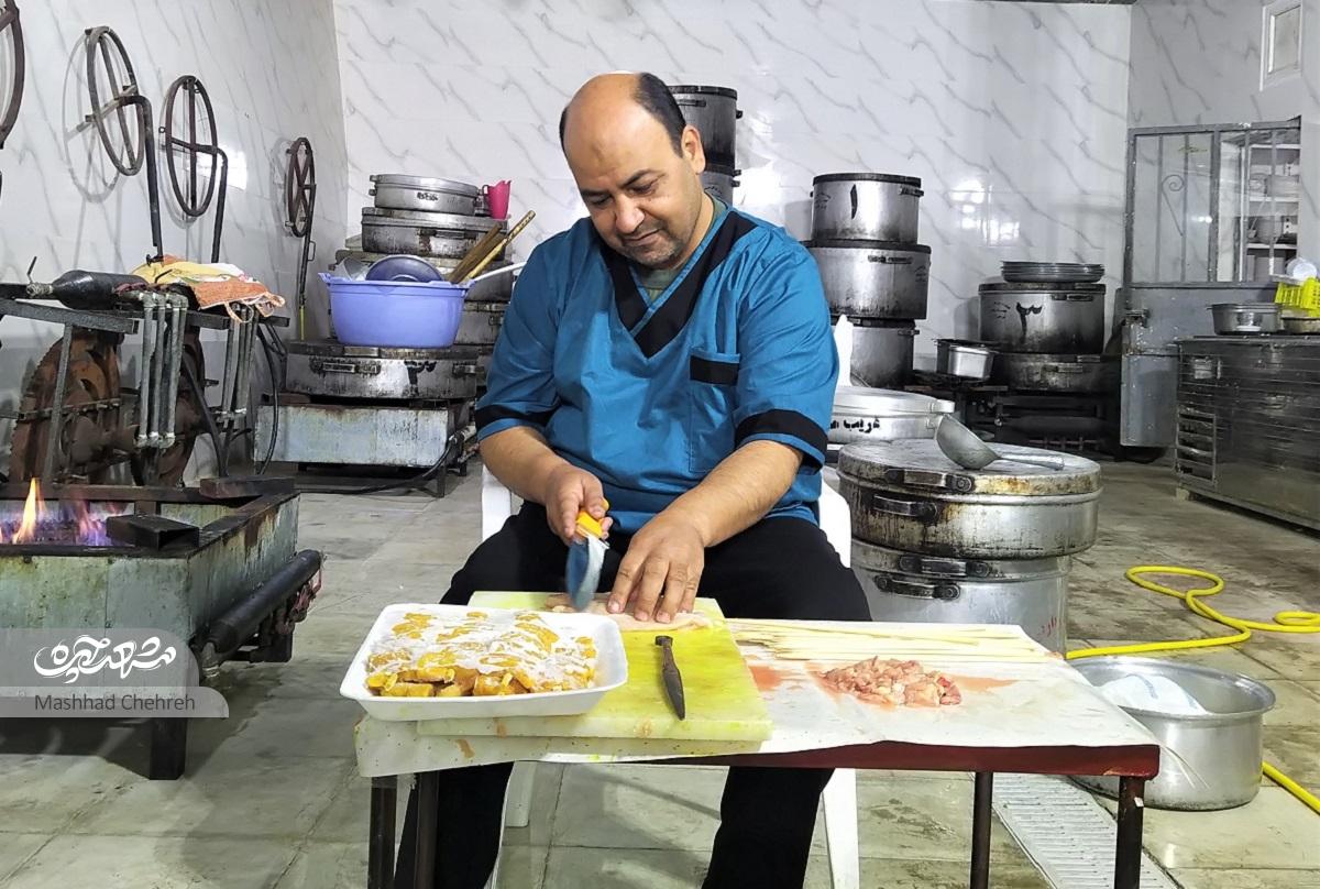 مجتبی غلامزاده وارث خدمت شبانهروزی در مسجدالرضاست مجتبی غلامزاده وارث خدمت شبانهروزی در مسجدالرضاست