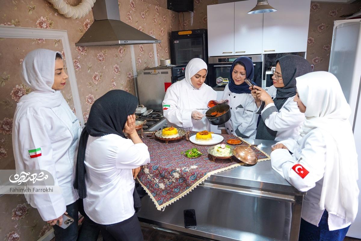 طلای بینالمللی هانیه دهقاننیری با قیمهنثار طلای بینالمللی هانیه دهقاننیری با قیمهنثار