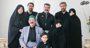 زندگیِ با افتخار، پایین پای حضرت