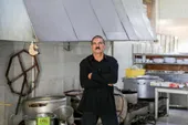 تمرین مداحی پیرغلام محله وکیل&zwnj;آباد برای درختان باغ وکیل&zwnj;آباد