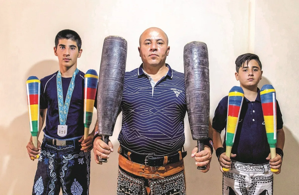 خانواده پهلوان پرور