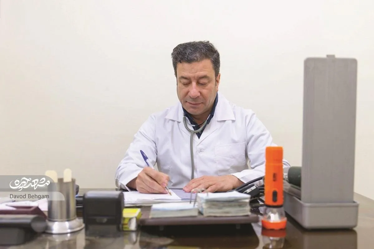 پزشک خوشنام طلاب از نیازمندان ویزیت نمی‌گیرد