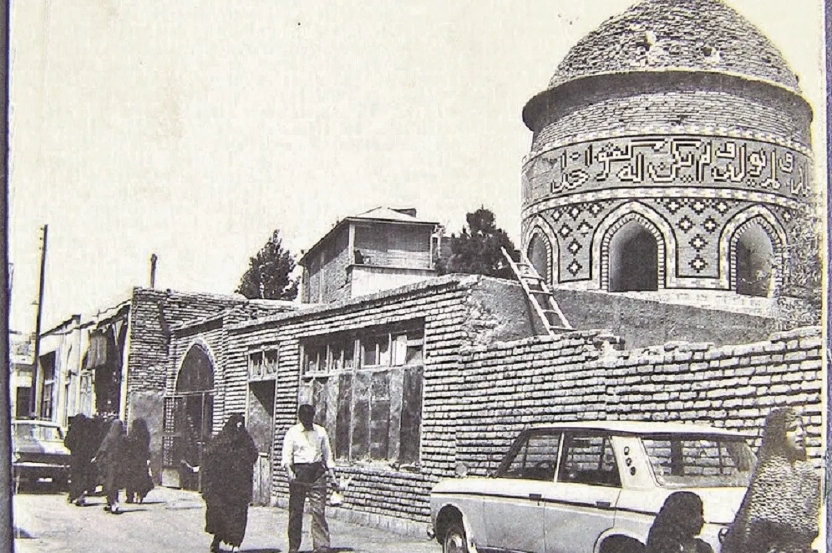 گنبد خشتی در خیابان طبرسی 5