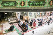 فرش قرمزی که برای نماز اول وقت پهن می&zwnj;شود