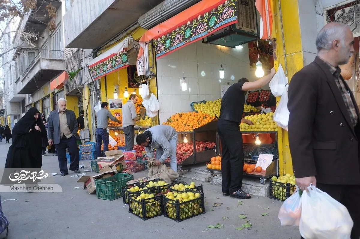 بازار میوه خیابان هاشمی‌نژاد از همه جای شهر مشتری دارد