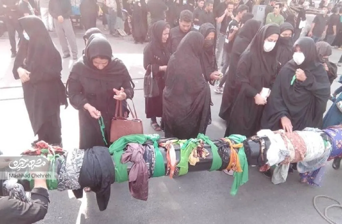 «علم‌بندان» آیین‌ زنان محله طبرسی‌شمالی در محرم است