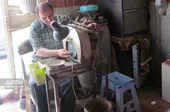 آقا مجتبی از دل سنگ، رزق حلال در می&zwnj;آورد