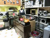 بعضی از مردم هنوز دوست دارند با تلویزیون&zwnj;های قدیمی فیلم ببینند