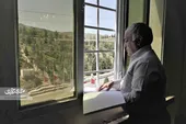 آقا معلم چشم&zwnj;هایش را باخته بود اما دلش روشن بود