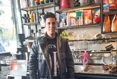 قدرشناسی کافه&zwnj;دار محله ابوطالب از زحمات پاکبانان با قهوه رایگان