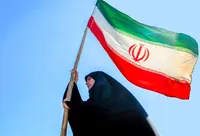 پرچم میدان احمدآباد مشهد تا پایان جنگ زمین نمی‌آید