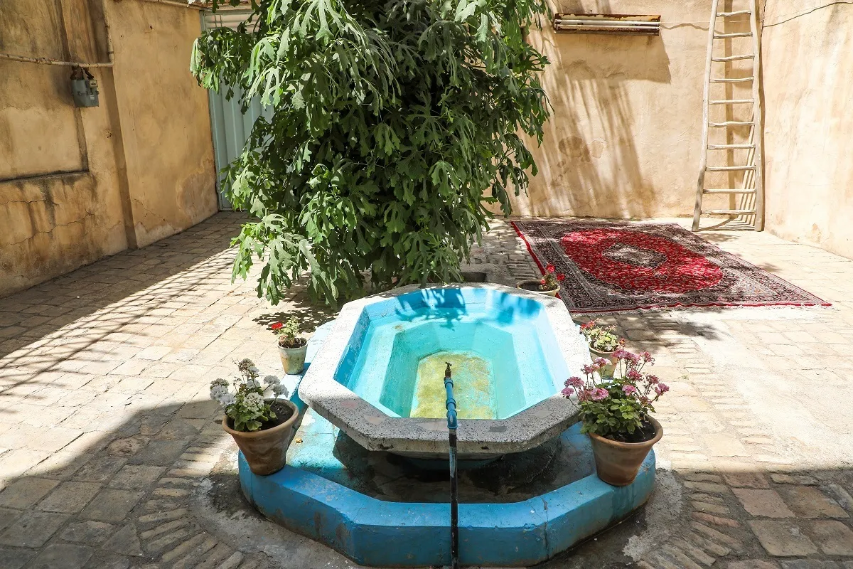 گشتی در خانه‌ باصفای خیابان اندرزگوی ۱۴