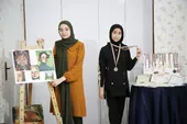 نقشِ بوم و رنگ مدال 