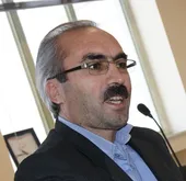 ۲ دانش&zwnj;آموز حسین آقا با یک مداد درس می&zwnj;خواندند!
