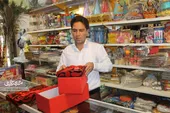 درآمدزایی نابینای محله شهیدرجایی با میوه&zwnj;آرایی و تزئینات