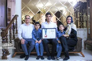 پارسا صداقت برنز جهانی المپیاد اقتصاد را از آن خود کرد