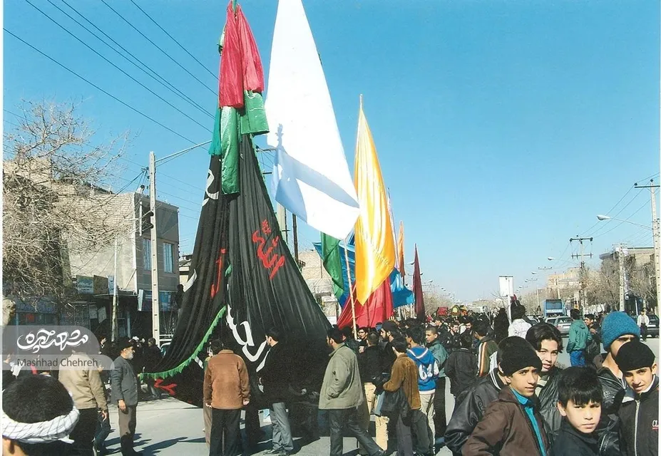 جان‌نثاران امام‌رضا(ع) ۳۰ سال زیر عَلَم شاه رجب سینه می‌زنند