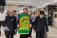 روایت احمد ابراهیمی از سفر به سراسر ایران با پرچم حرم‌مطهر رضوی
