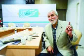 حسن وزیرنژاد خودش را کشتی&zwnj;گیرسوخته معرفی می&zwnj;کند