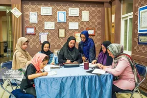 آموزش خط خوش زندگی در کلاس‌های ناهید مهمان‌دوست