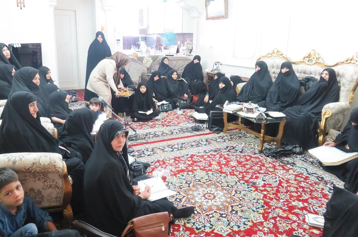 قرار چهارشنبه‌های قرآنی بانوان محله امام خمینی سی ساله شد