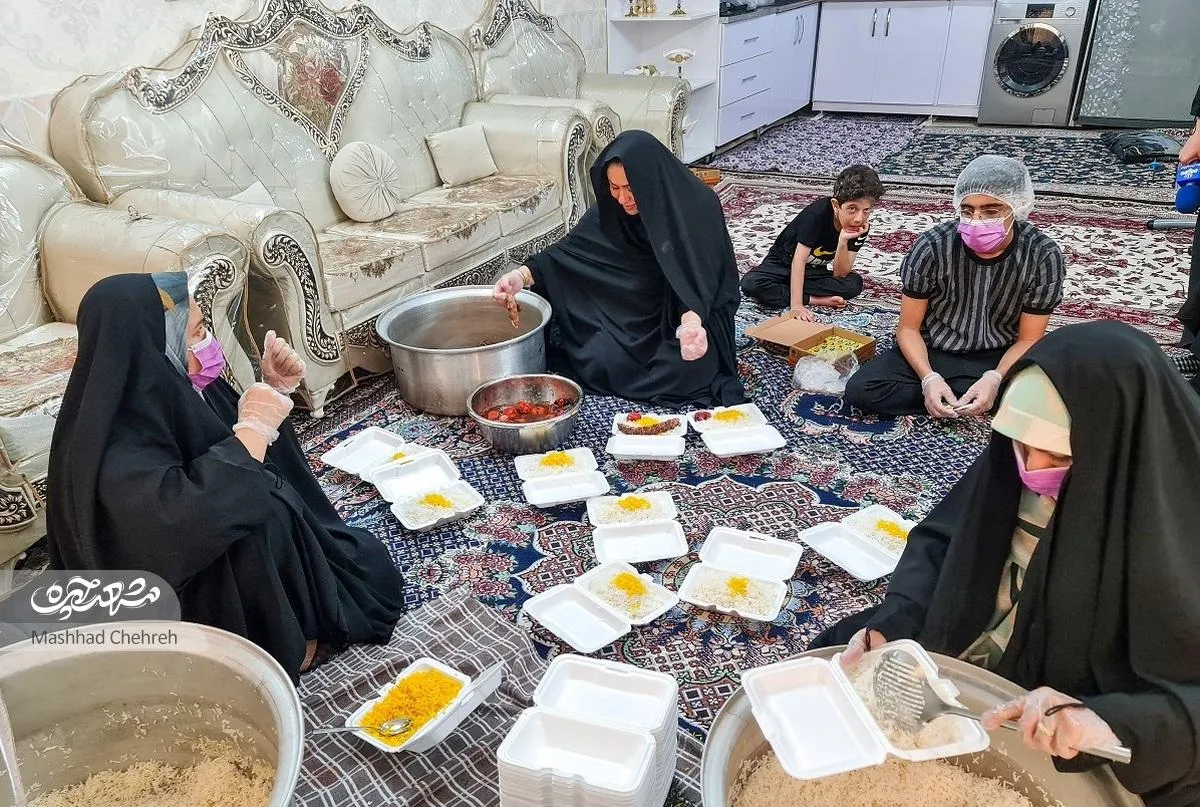 پخت هم‌زمان نذری عیدغدیر در ۵۰ خانه محله پورسینا