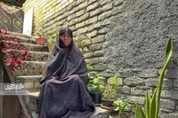 فاطمه مجاور از مجروحان حادثه بمب‌گذاری حرم‌رضوی است