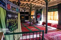 مسجد ۱۵۷ ساله‌ سجادیه هنوز سقفی چوبی دارد