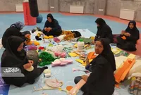 محله آرایی با بافتنی‌های اهالی