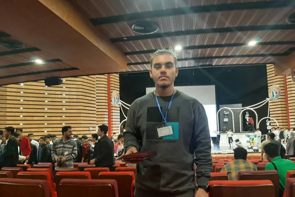 نگارگر مشهدی در میان دانش‌آموزان کشور اول شد