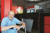 روزگاری مردم پیتزا را با کباب می&zwnj;خوردند!