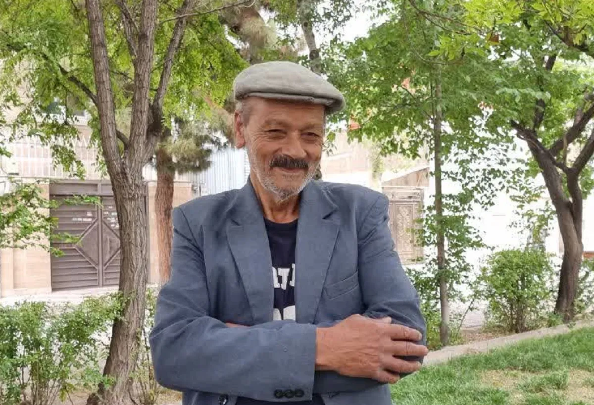 جان پناه شدن درخت توت در  سیل‌های خانه برانداز دهه ۳۰
