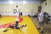 امیر توکلیان دکتری&nbsp;را به خاطر کشتی رها کرد