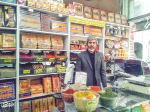 جنس فروخته شده پس گرفته می‌شود!