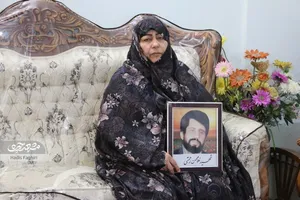 دست به خیر همسر شهید رحیمی در محله انقلاب شهره است
