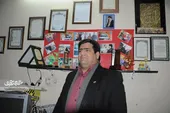 نوازنده مراسم مذهبی، برای شادی بیماران در بیمارستان&zwnj;ها می&zwnj;نوازد