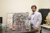 مهدی آهنگری، چهل&zwnj;چراغ دست سازش را به مرقد امام هدیه کرد
