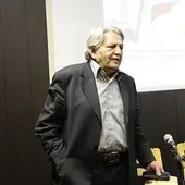 قاسم صنعوی؛ تا به حال بیشتر از ۱۱۰&zwnj; کتاب ترجمه کرده است