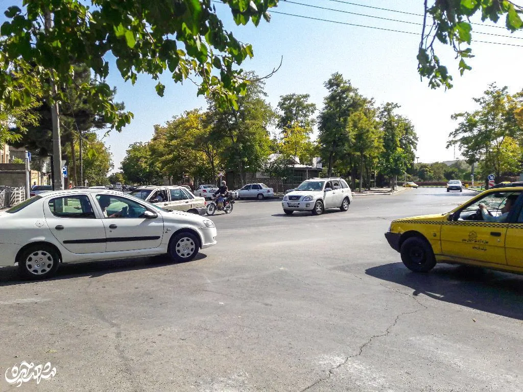تصادف تقاطع پروین اعتصامی 